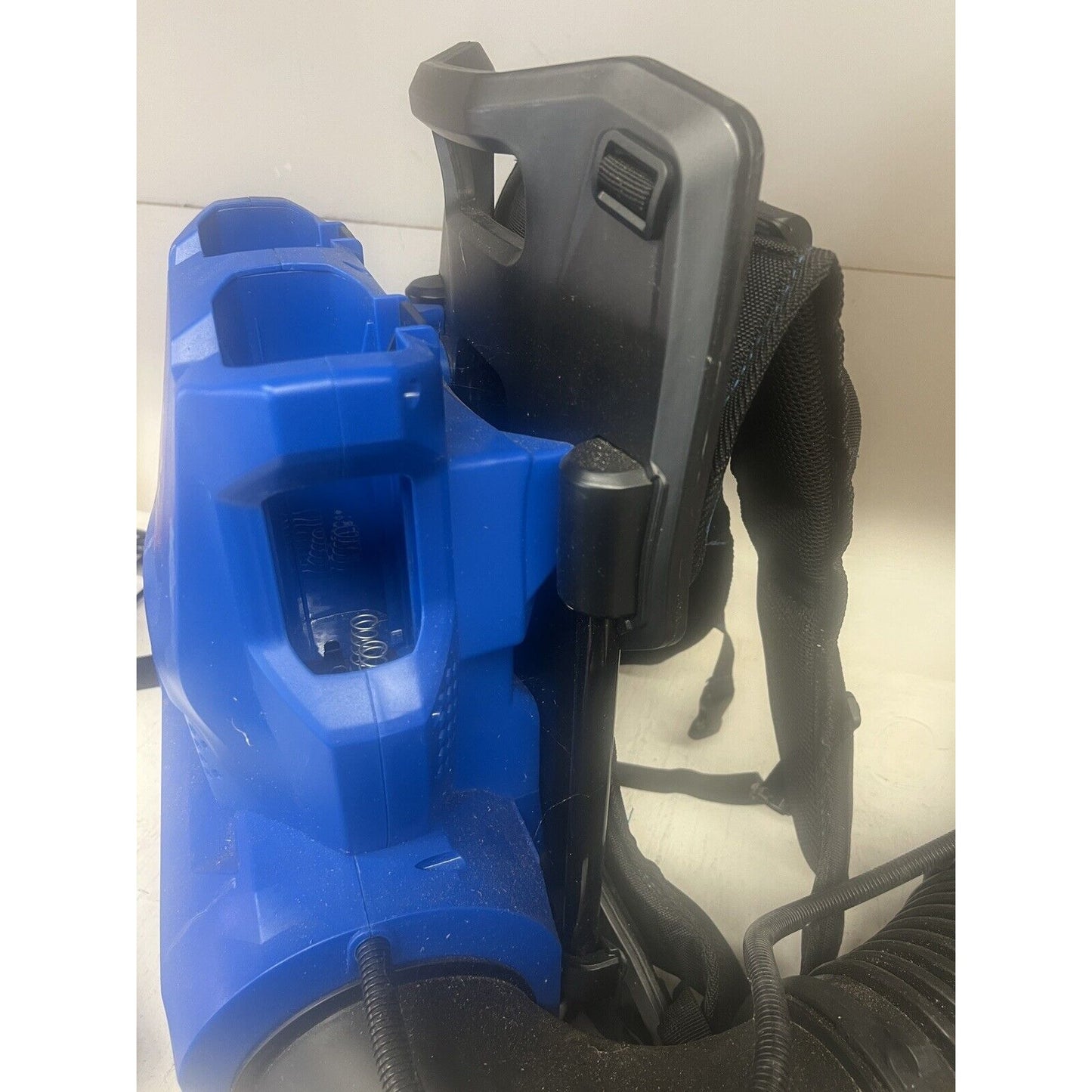 Kobalt KBB 4240-06 40-v 690-CFM 135-MPH Battery Backpack Blower 4 Ah-tool only ( preowned)