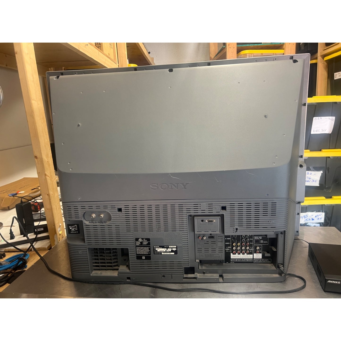 ✨Sony  wega projection tv kdf -e42a10 /  42 inch tv  for retro gaming all RCA Inputs work  hdmi does not work (Preowned)
