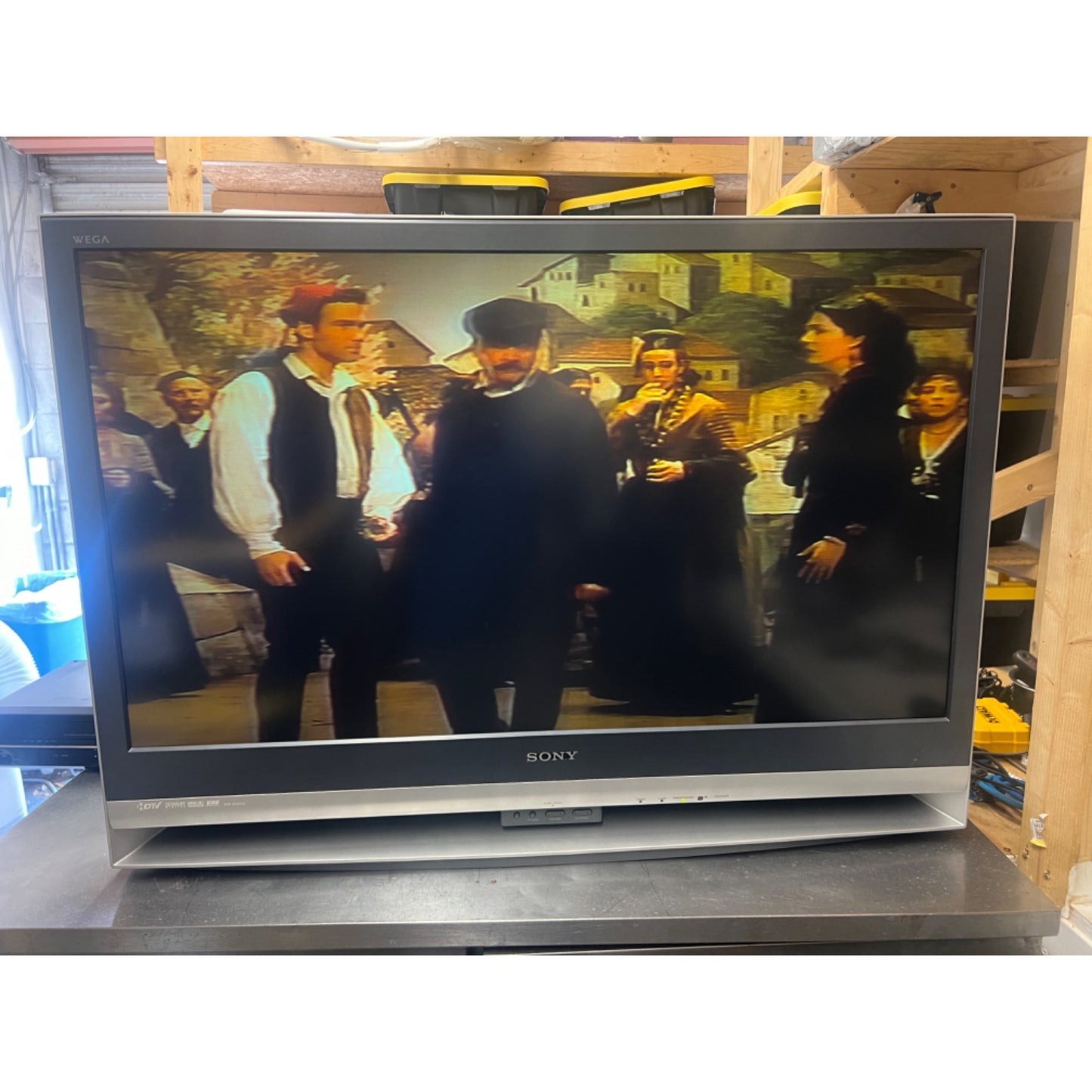 ✨Sony  wega projection tv kdf -e42a10 /  42 inch tv  for retro gaming all RCA Inputs work  hdmi does not work (Preowned)
