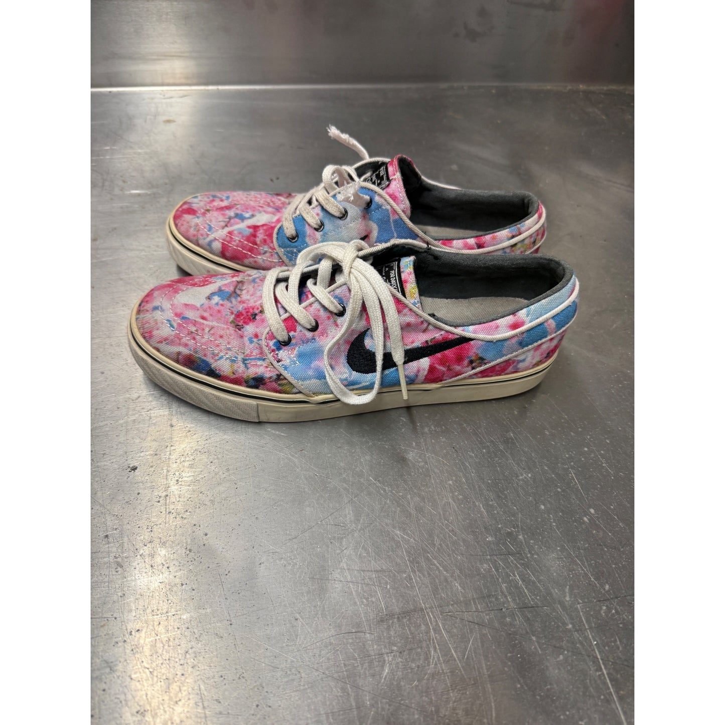 📝Nike Stefan Janoski PRM Cherry Blossom Mens size 6 Skateboarding Shoes ( Preowned)