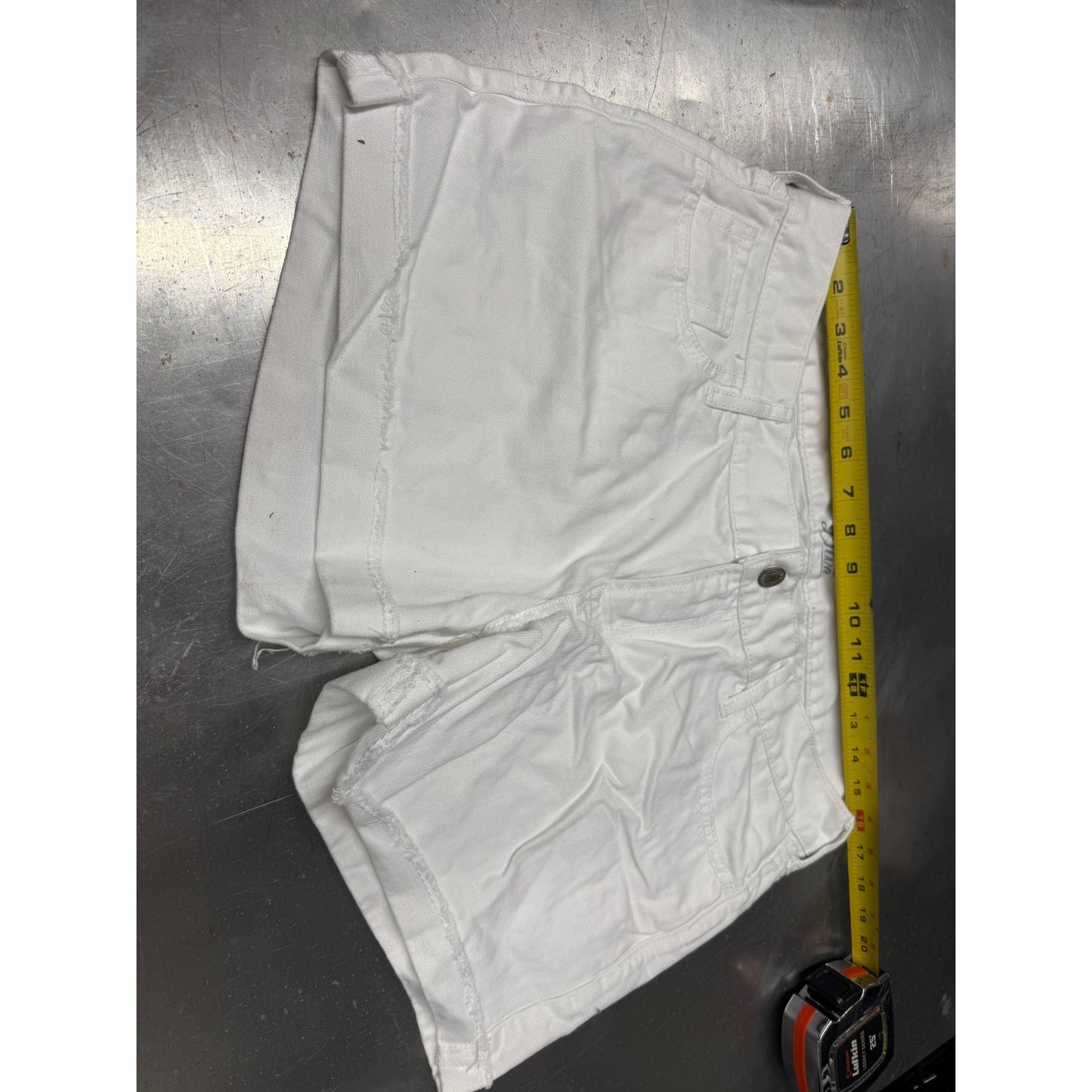 Old Navy Shorts Women's Size 10 White Denim Cuffed Light Wash Regular Fit ( preowned)