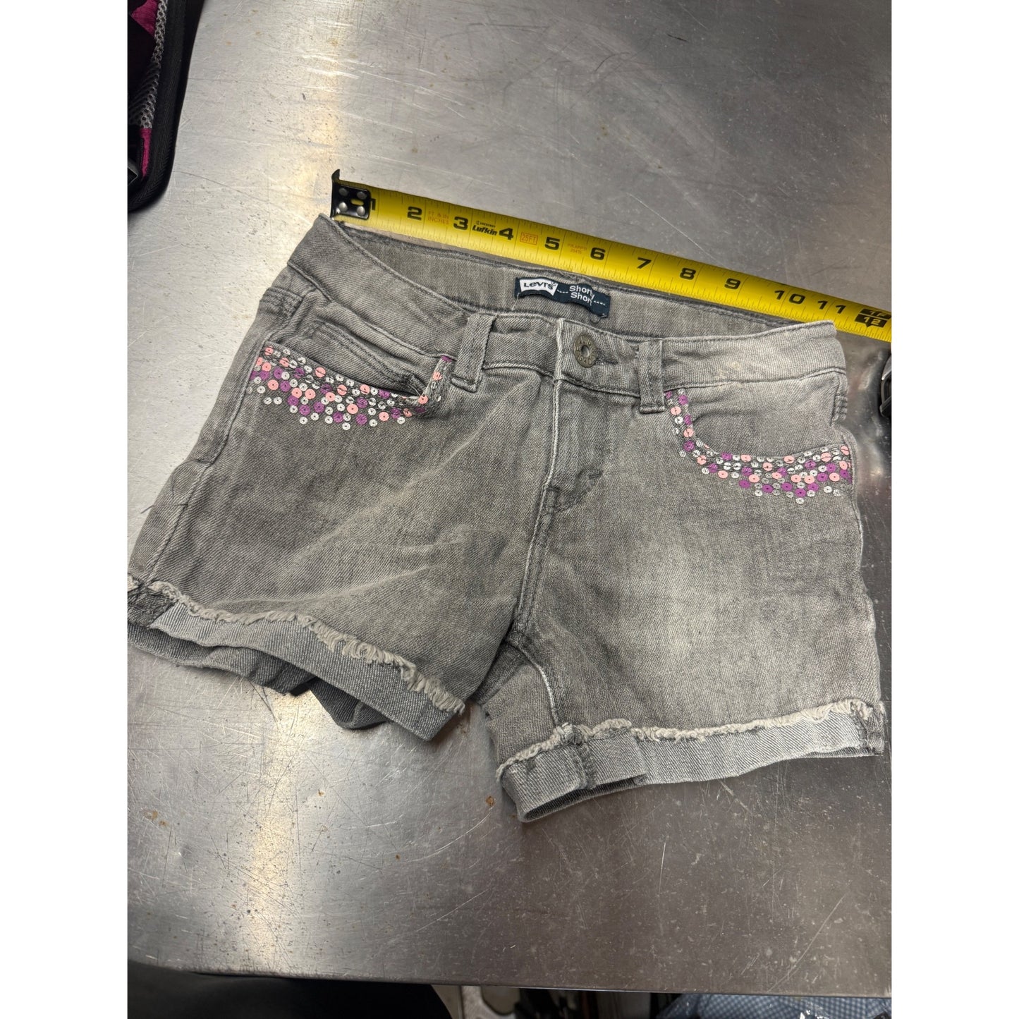 Levis Denim Shorty Shorts Womens 8 Cute Daisey Dukes Booty Light Wash Stretch ( Preowned )